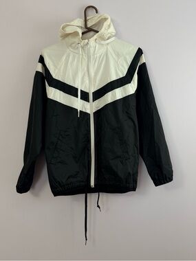 Forever 21 Black and White Chevron Hooded Windbreaker